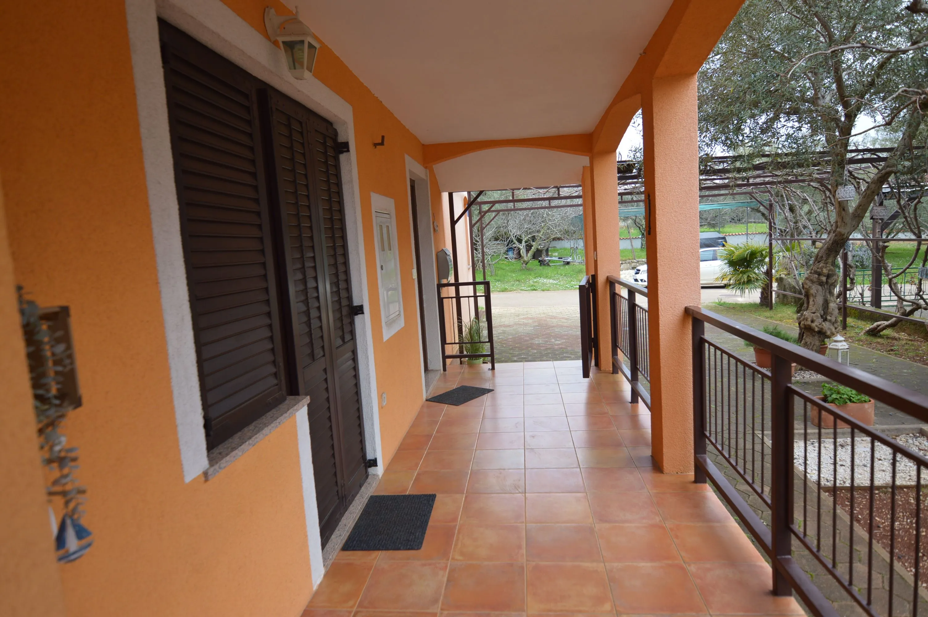 vabriga-dvojna kuća sa četiri apartmana na prodaji - slika 3
