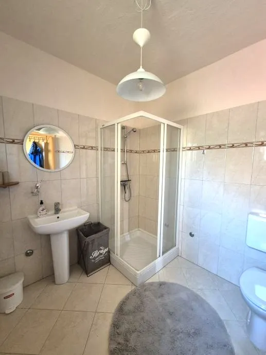 kaštelir-na prodaji kamena kuća sa bazenom i panoramskim pogledom na more - slika 13
