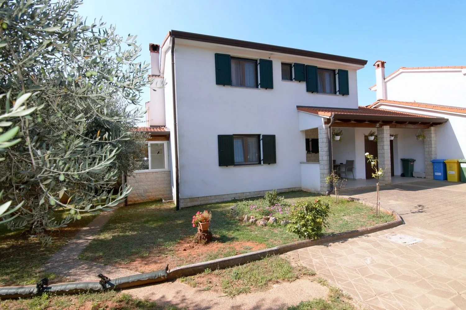 poreč okolica-dvojna kuća sa garažom na prodaji - slika 2