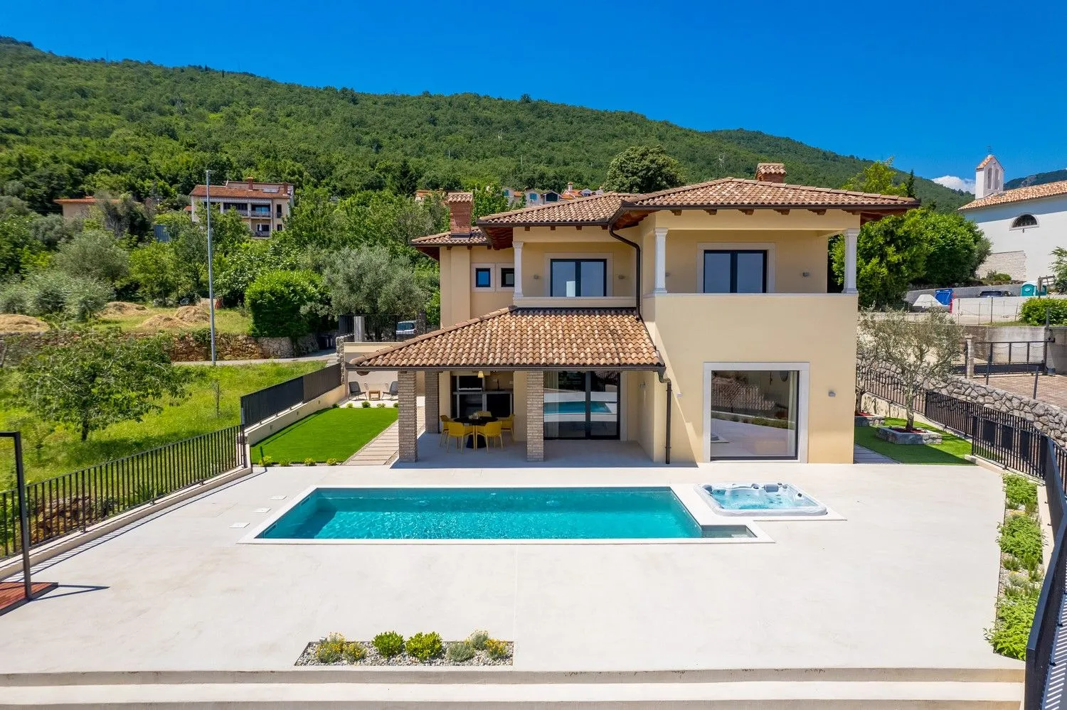 mošćenička draga- vila na jedinstvenoj lokaciji na prodaji - slika 2