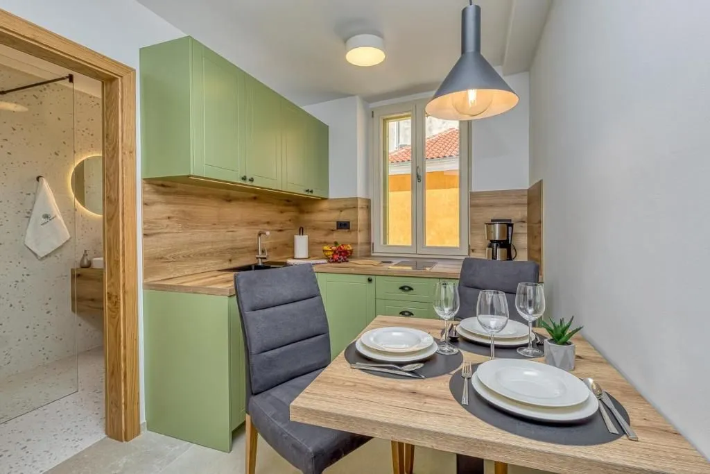 vrsar-apartmanska kuća na prodaji - slika 12