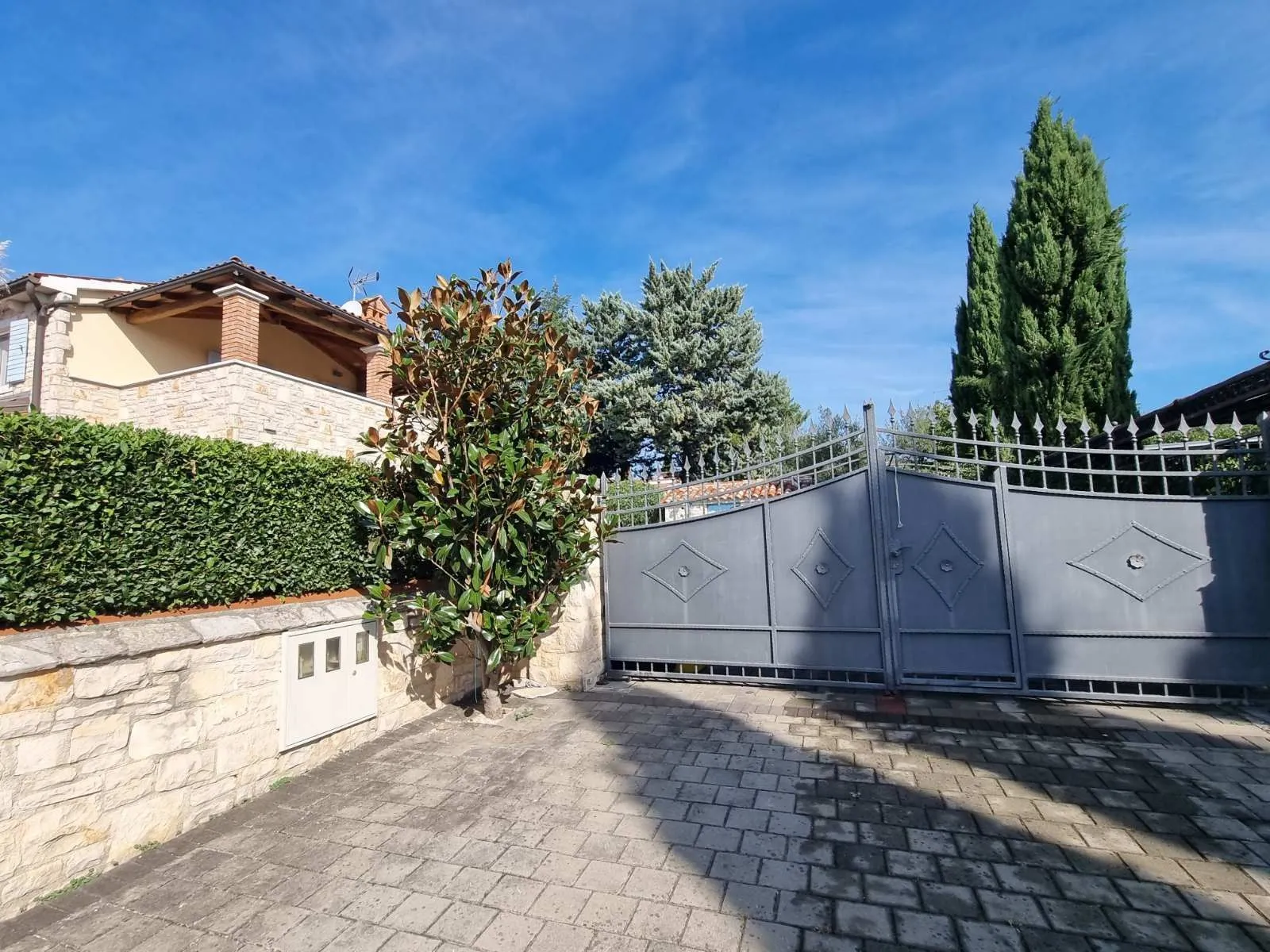 poreč okolica -mediteranska vila sa bazenom 1000 m od plaže - slika 6