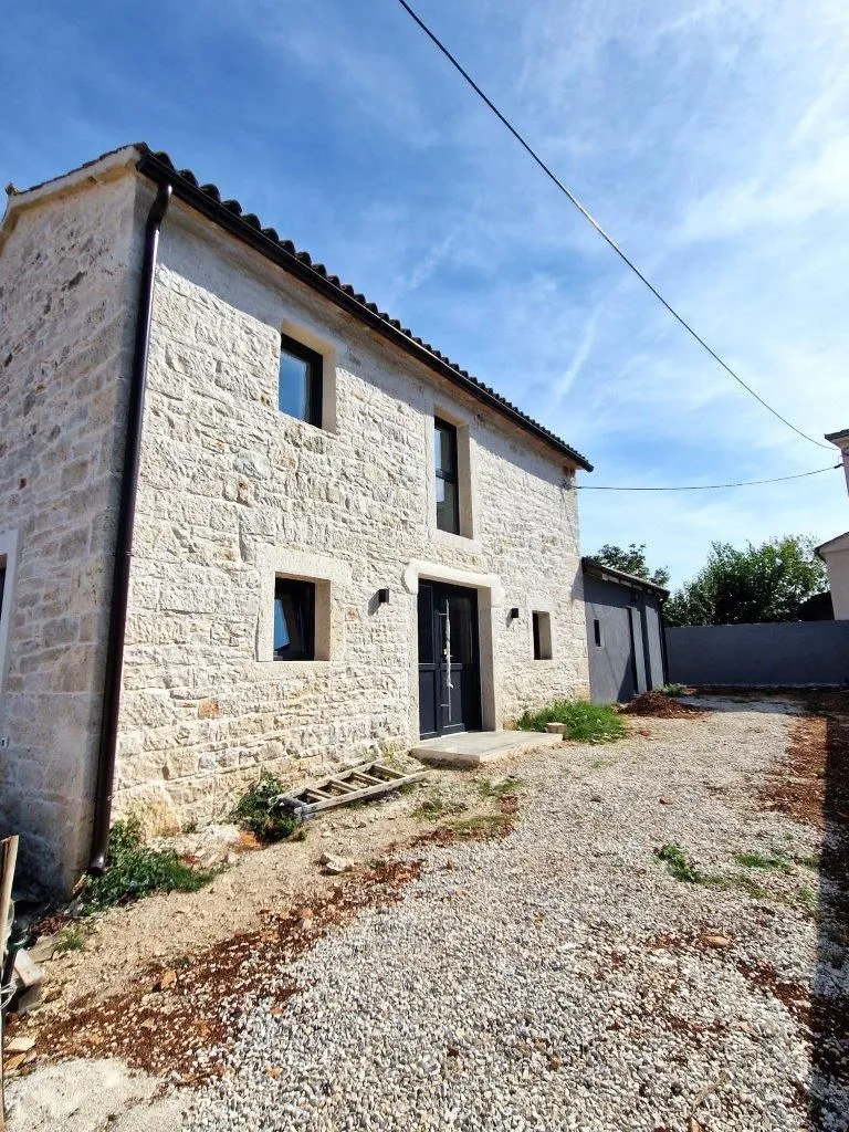 poreč-šarmantna kamena kuća na prodaji - slika 1