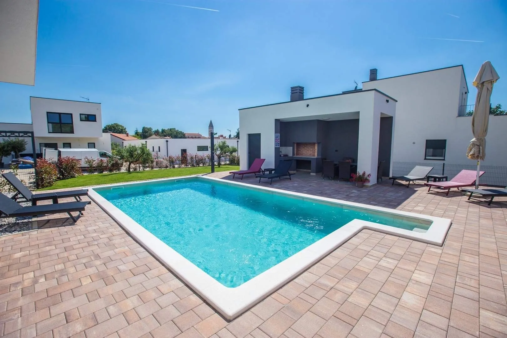 poreč okolica-moderna vila sa bazenom - slika 19