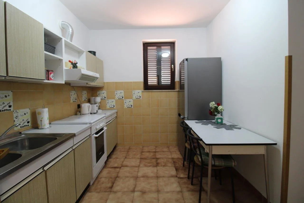 poreč-kuća sa stana na 1500 m od mora - slika 18