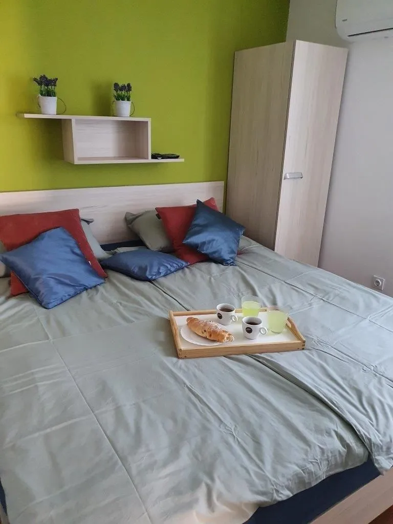 poreč-kuća sa tri stana na prodaji - slika 11