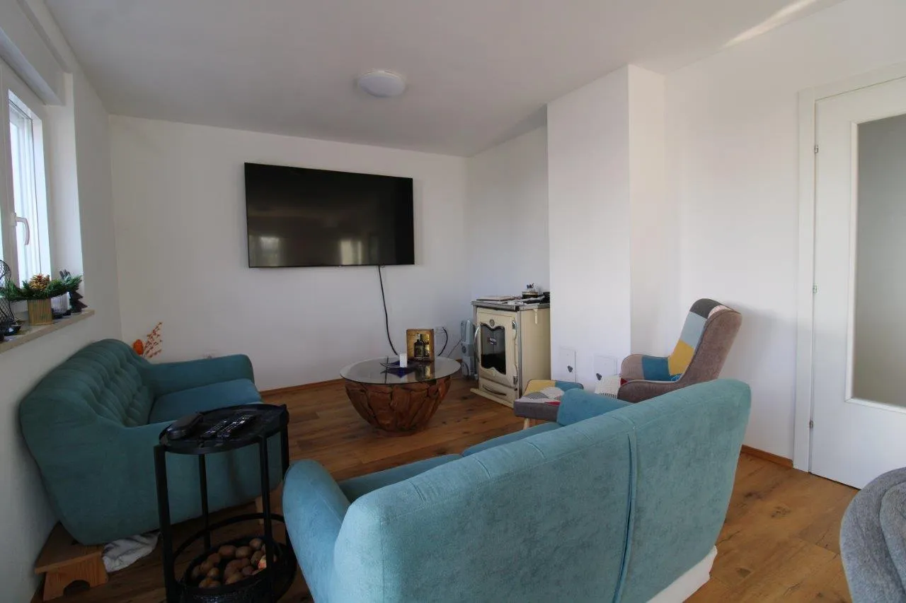 poreč 5 km- kuća sa dodatnim apartmanom na prodaji - slika 5