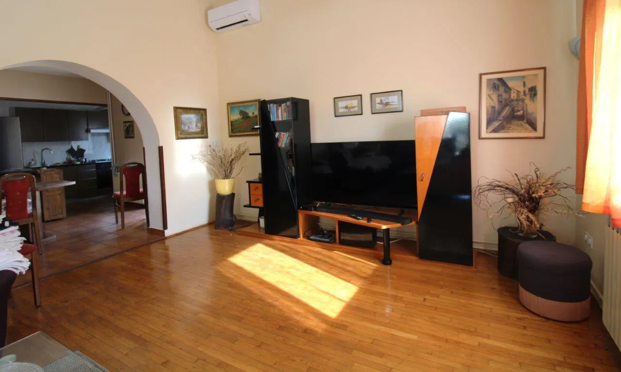 poreč-kuća sa stana na 1500 m od mora - slika 10