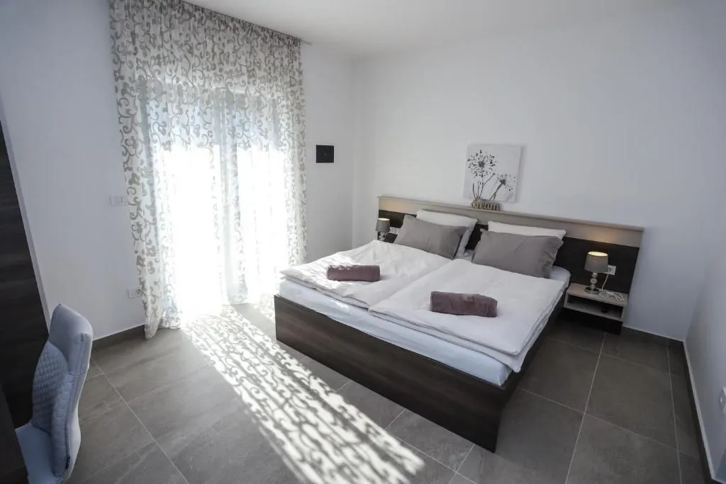 poreč-vila na prodaji 800 m od mora - slika 16