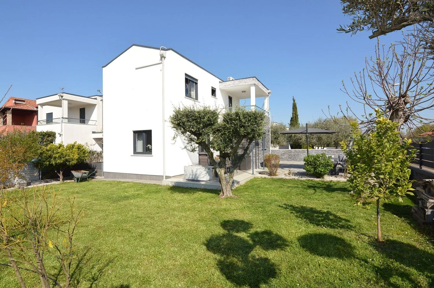 poreč-moderna kuća na prodaji pogled more - slika 22