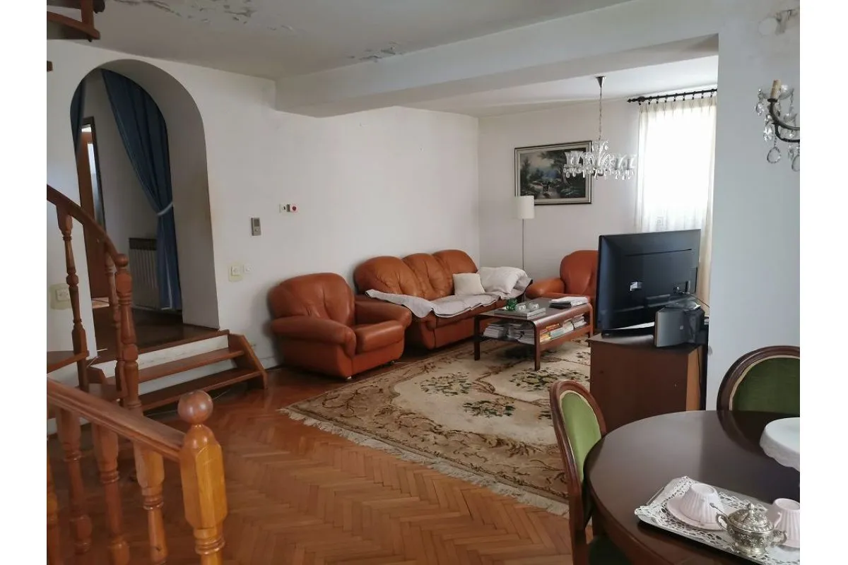 vrsar-imanje sa 3 kuće - slika 5