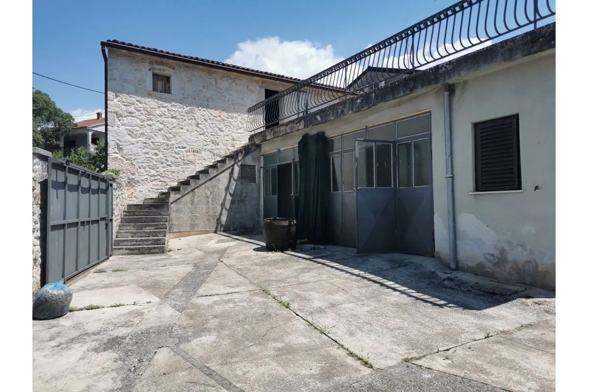 vrsar-imanje sa 3 kuće - slika 9