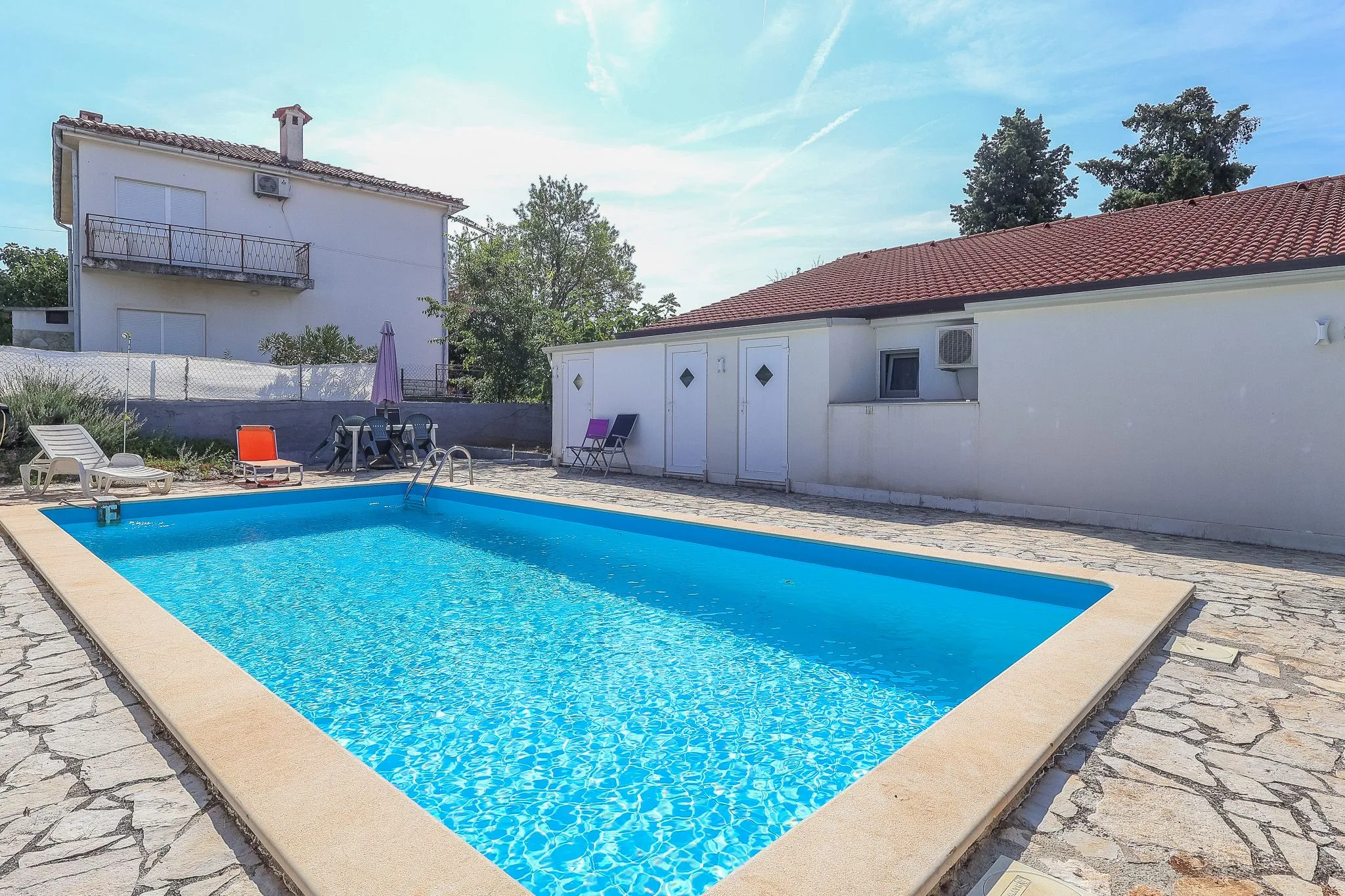poreč-prizemnica sa bazenom i studio apartmanom na prodaji - slika 23