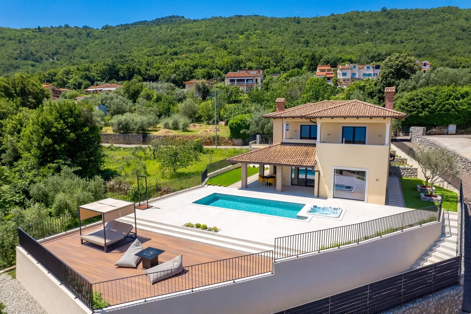 mošćenička draga- vila na jedinstvenoj lokaciji na prodaji - slika 3