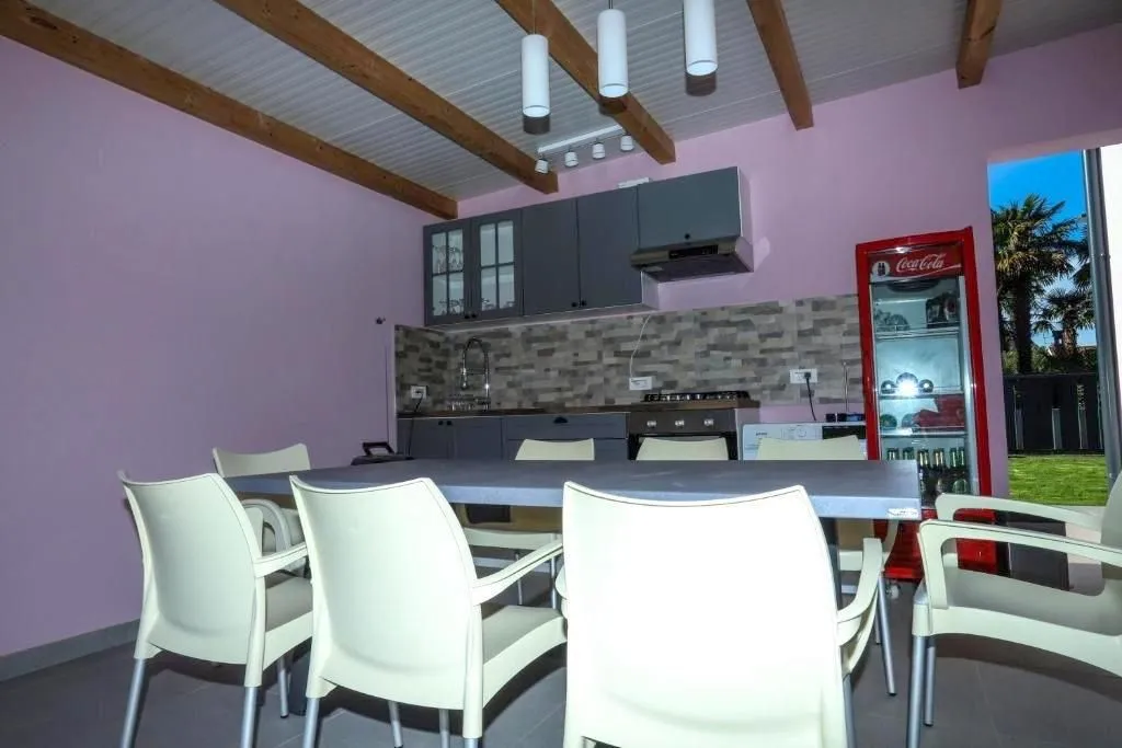 poreč-vila na prodaji 800 m od mora - slika 10