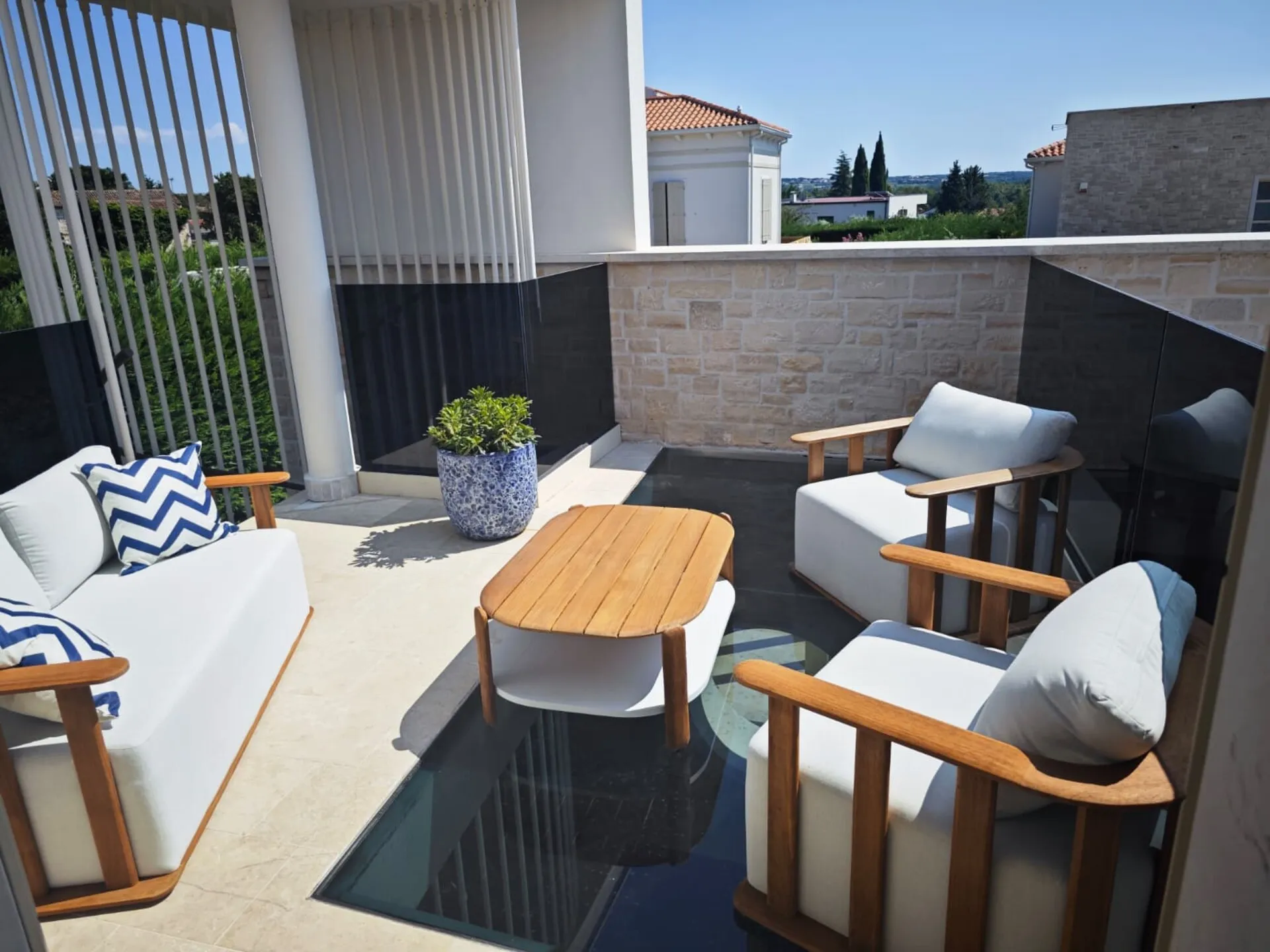 poreč-luksuzna moderna vila s panoramskim pogledom na more – 800 m od mora - slika 2