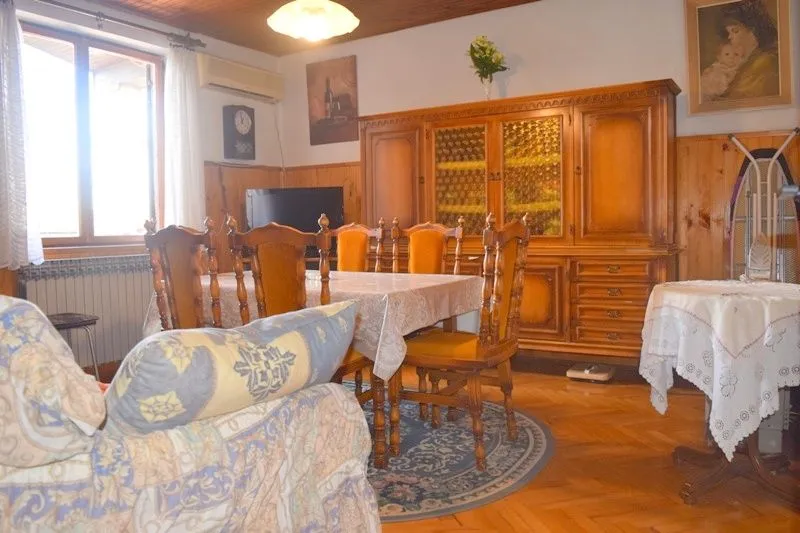 tar-kamena kuća na prodaji - slika 4
