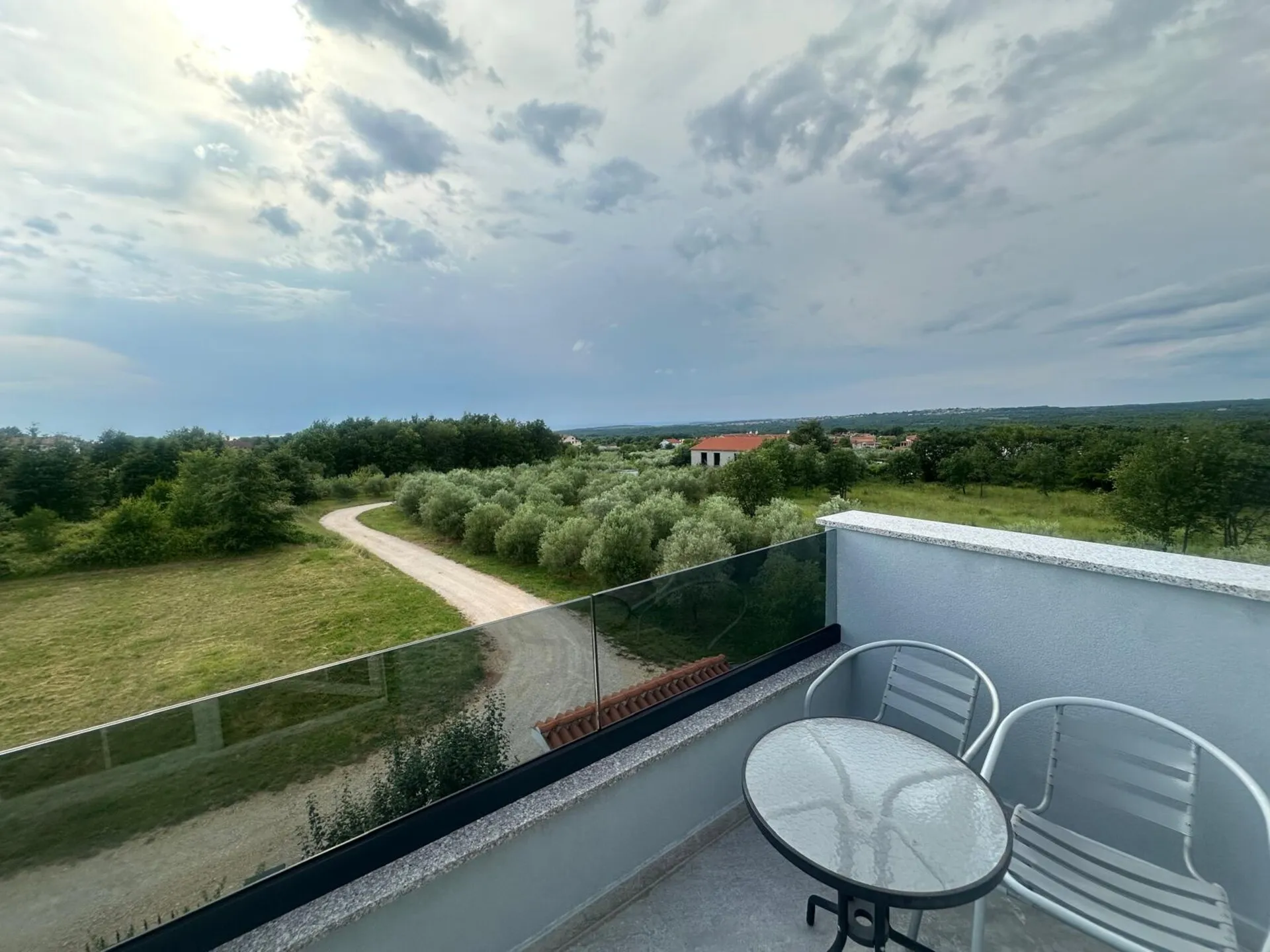 ekskluzivna stambeno-poslovna zgrada s bazenom i pogledom na more – poreč - slika 11
