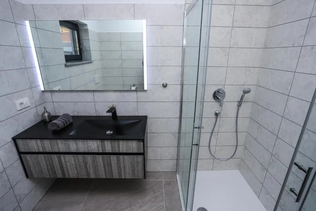 poreč-vila na prodaji 800 m od mora - slika 12