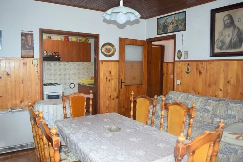 tar-kamena kuća na prodaji - slika 5