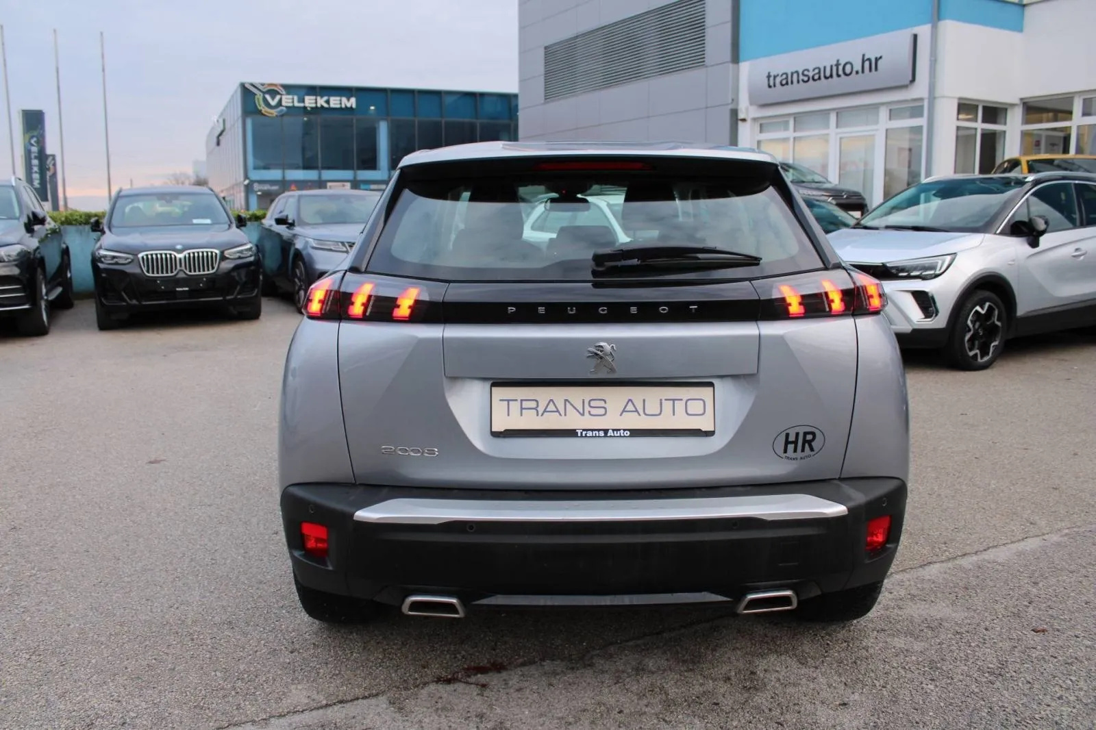 peugeot 2008 1.2 puretech automatik *led, navigacija* - slika 6