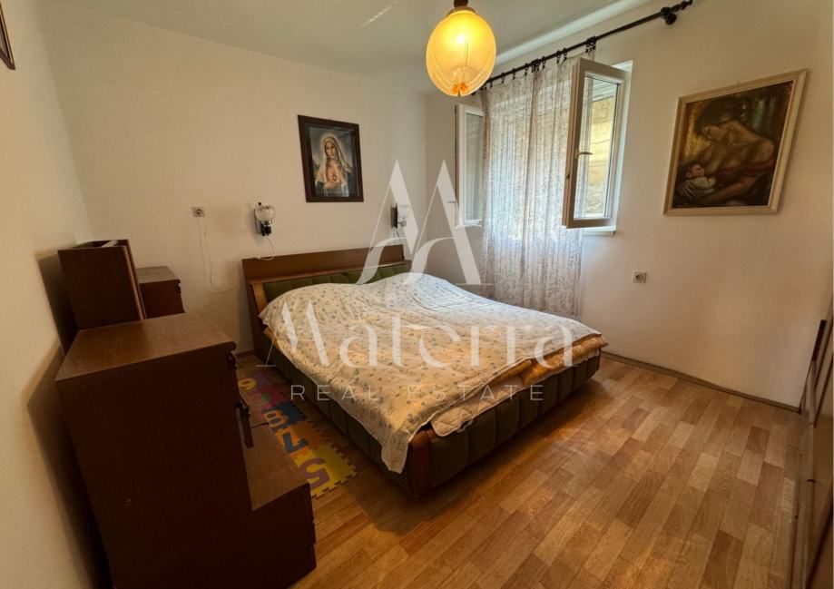 rijetkost, šibenik/centar, kuća sa 3 stana, parking, pogled na more - slika 6