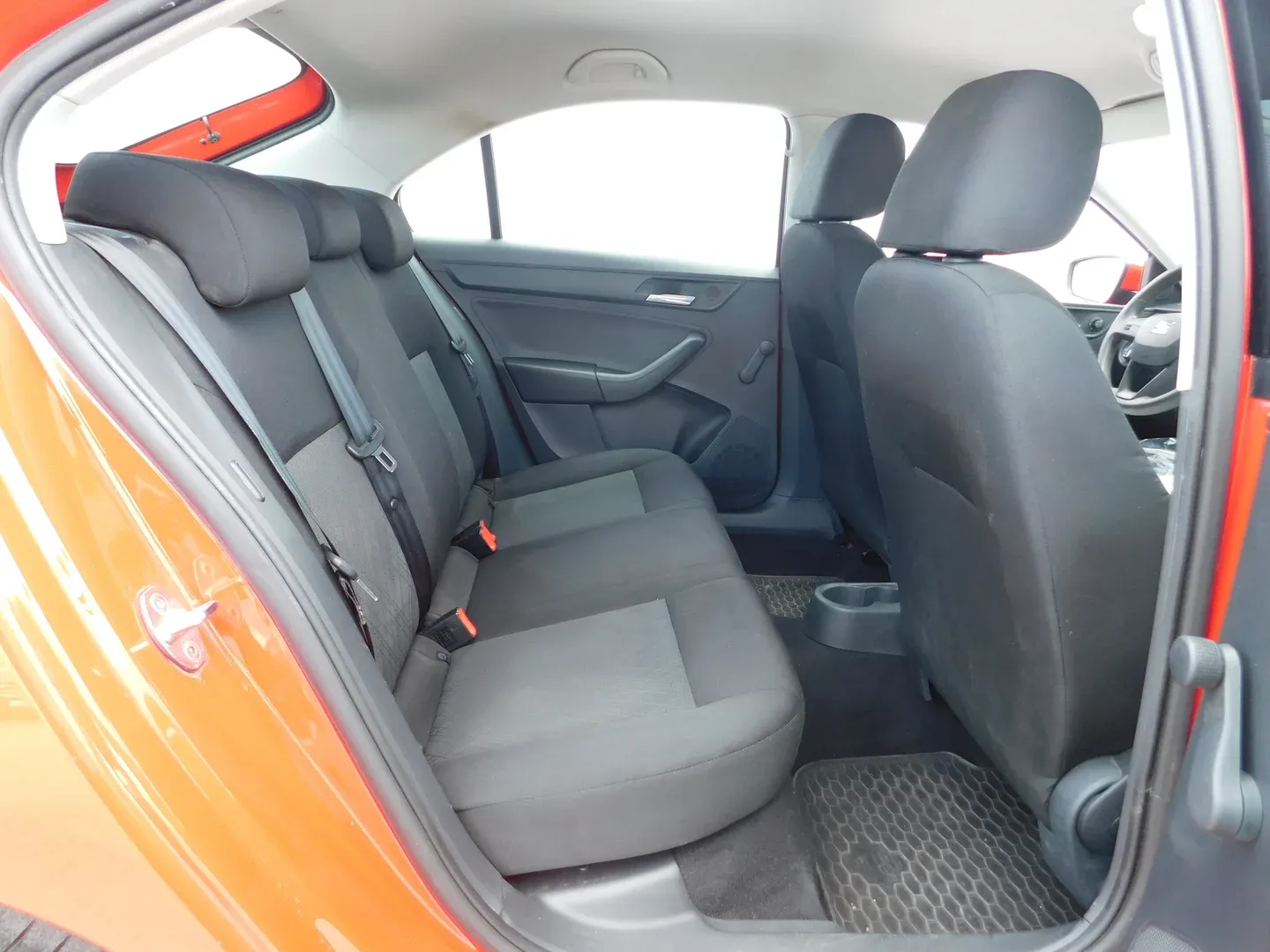 06531 seat toledo 1.4 tdi cr reference start&stop - slika 12