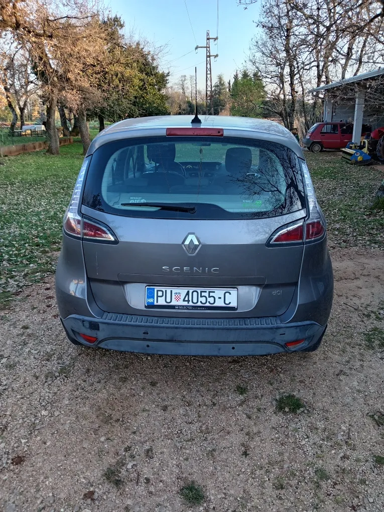 prodajem renault megane scenic - slika 2