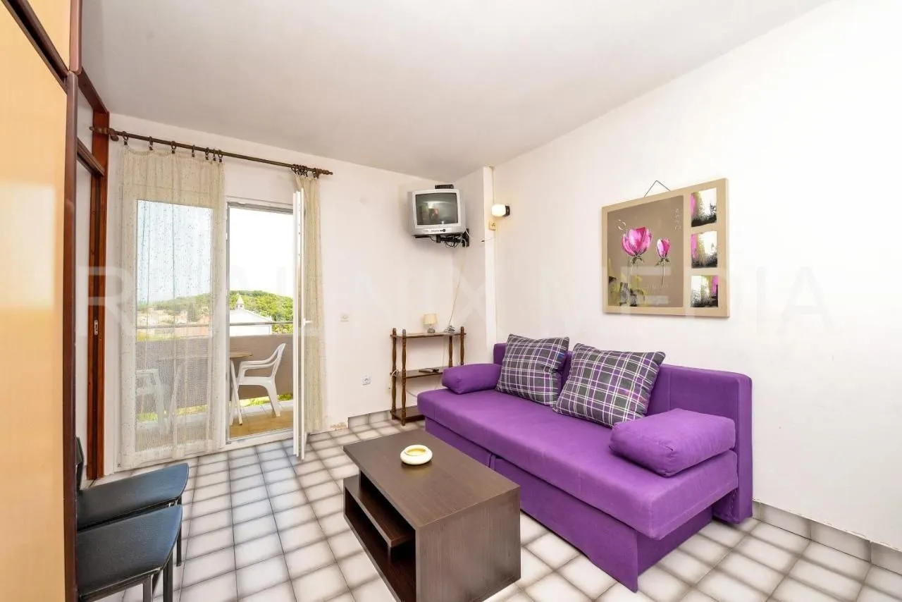 kukljica-villa sa 8 apartmana! bazen! uređena okućnica 1700 m2! - slika 23