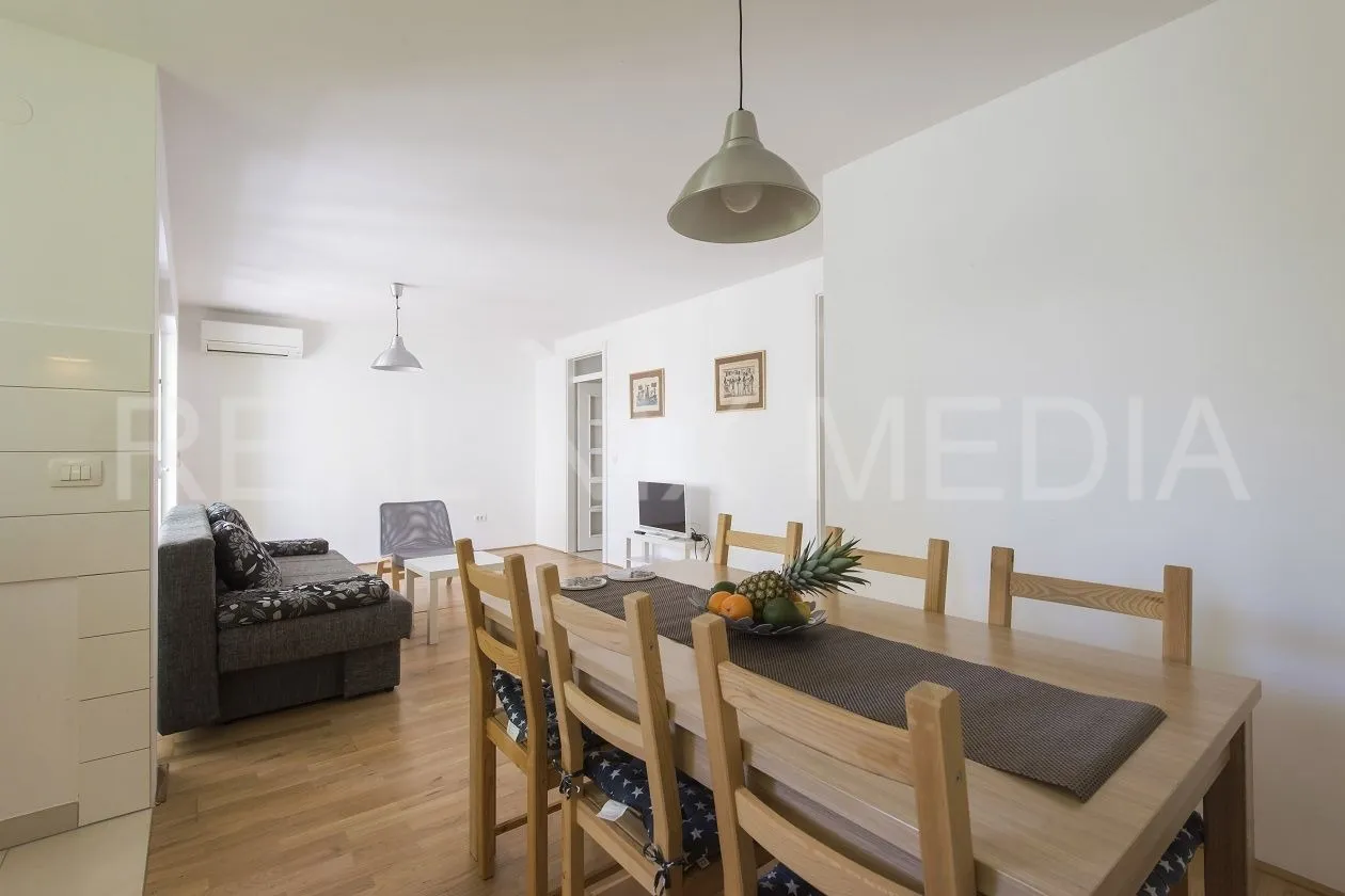 apartman 90 m od mora s vrtom – privlaka, top lokacija! - slika 7