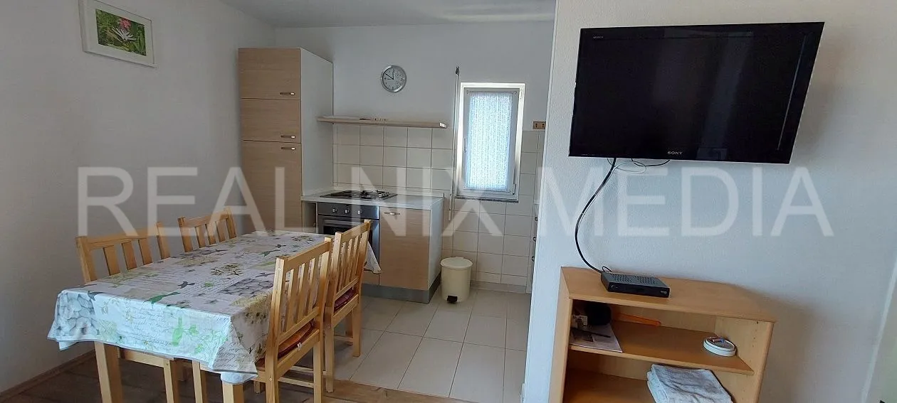 privlaka- 80 m do mora! 4 apartmana! - slika 8