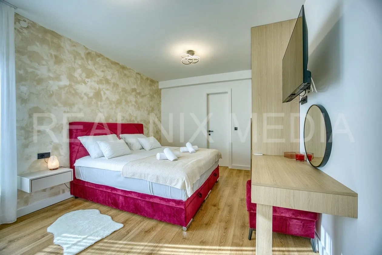 zaton-luksuzna villa sa dva bazena i ljetnom kuhinjom! - slika 13