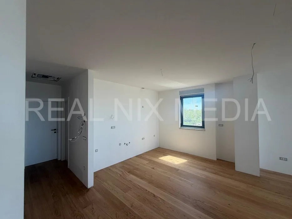 vrhunska novogradnja uz more. apartman - 3 sobe. pogled na more. - slika 13