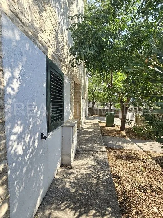 kuća prodaja vir 180 m2 - slika 19