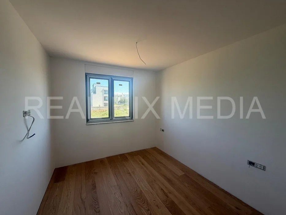 vrhunska novogradnja uz more. apartman - 3 sobe. pogled na more. - slika 6