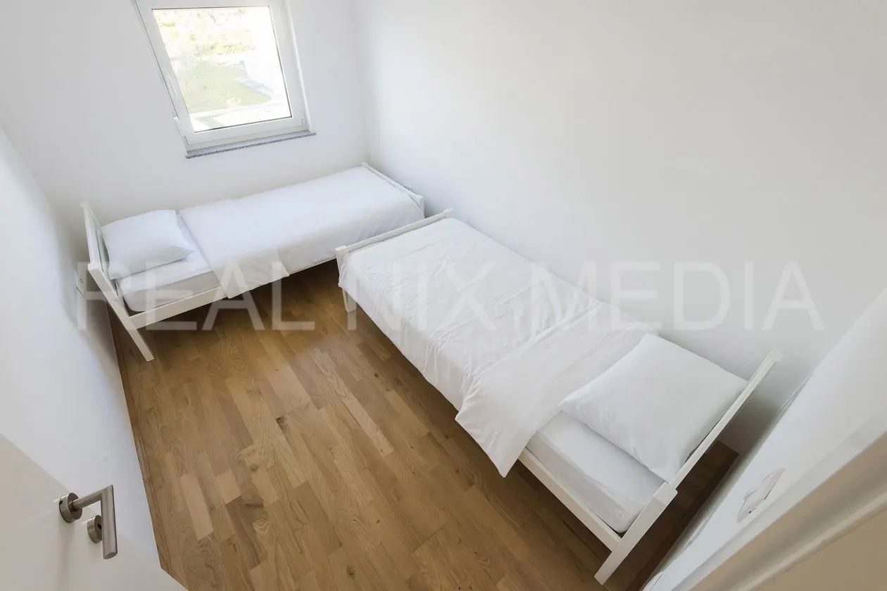privlaka- apartman 76 m2, 2. kat! 3 sp.sobe! 90 m do mora! - slika 13