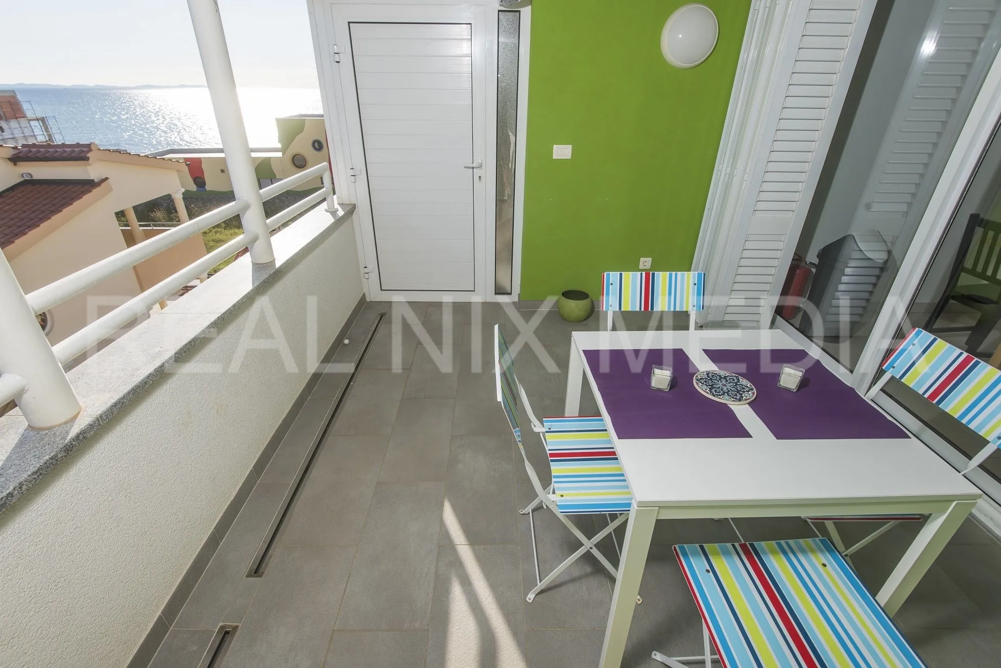 privlaka- apartman 71 m2, 2. kat! 90 m do mora! - slika 1