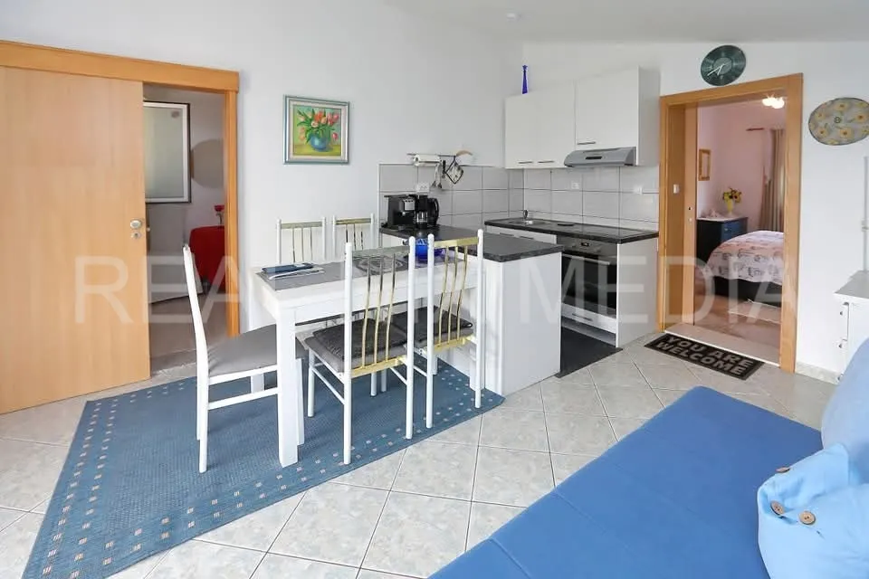 uhodan turistički objekt sa šest apartmana i parkingom – bibinje! - slika 8