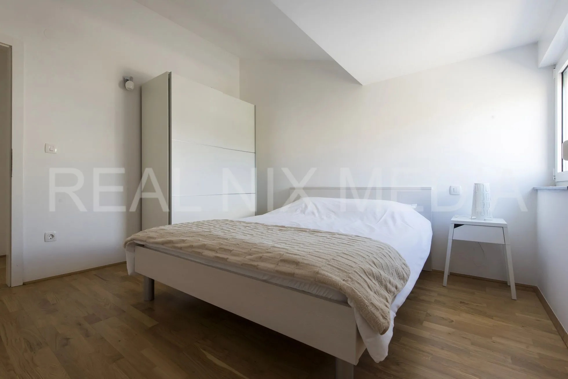 privlaka- apartman 71 m2, 2. kat! 90 m do mora! - slika 13