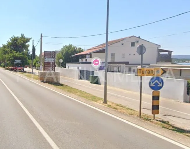 turanj-starina 180 m do mora! potrebna adaptacija! - slika 1