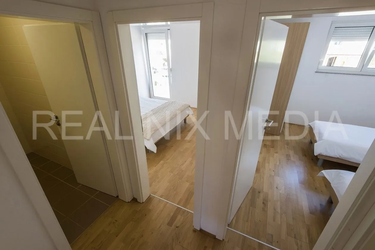 privlaka- apartman 71 m2, 1. kat! 90 m do mora! - slika 9