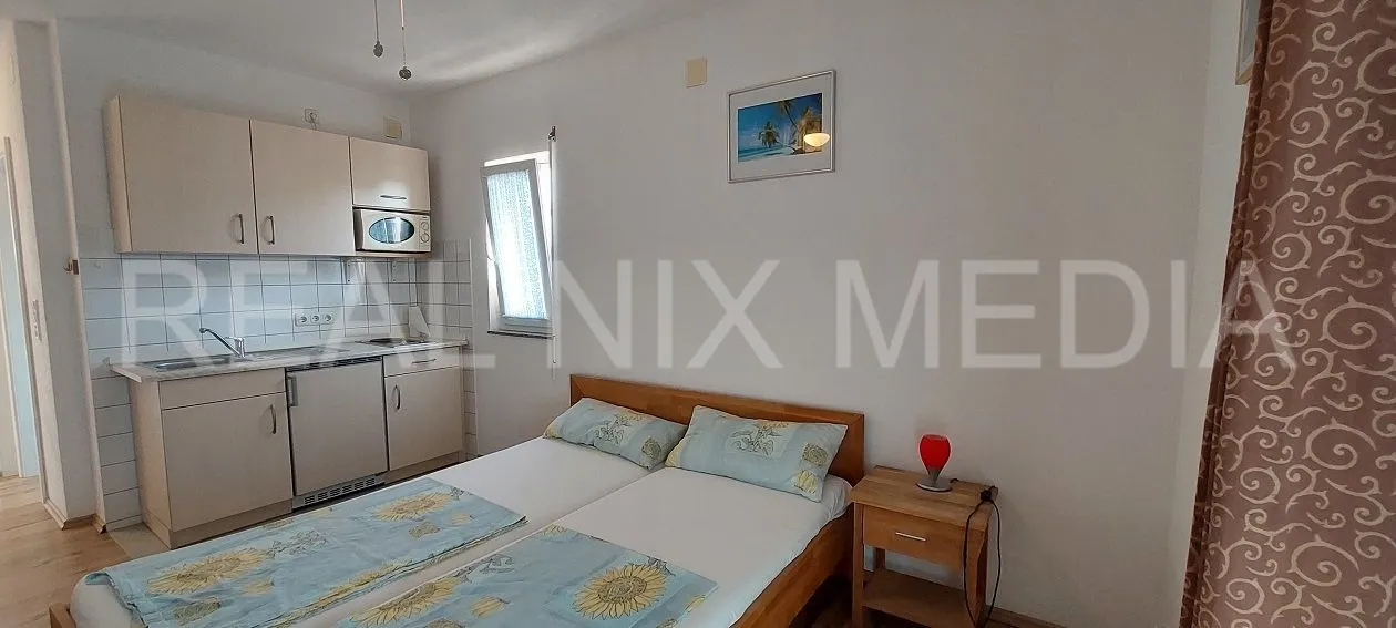 privlaka- 80 m do mora! 4 apartmana! - slika 3