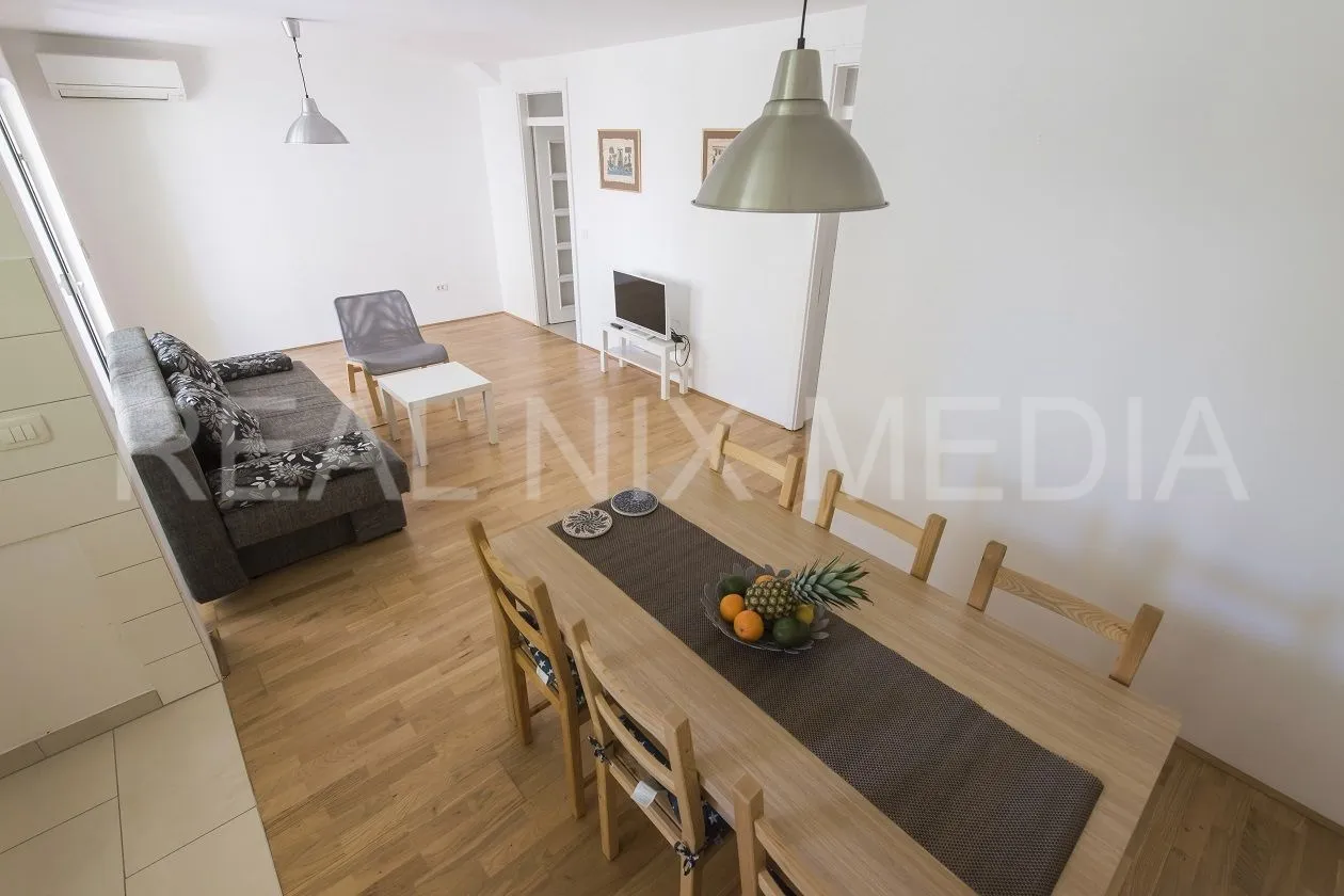 apartman 90 m od mora s vrtom – privlaka, top lokacija! - slika 12