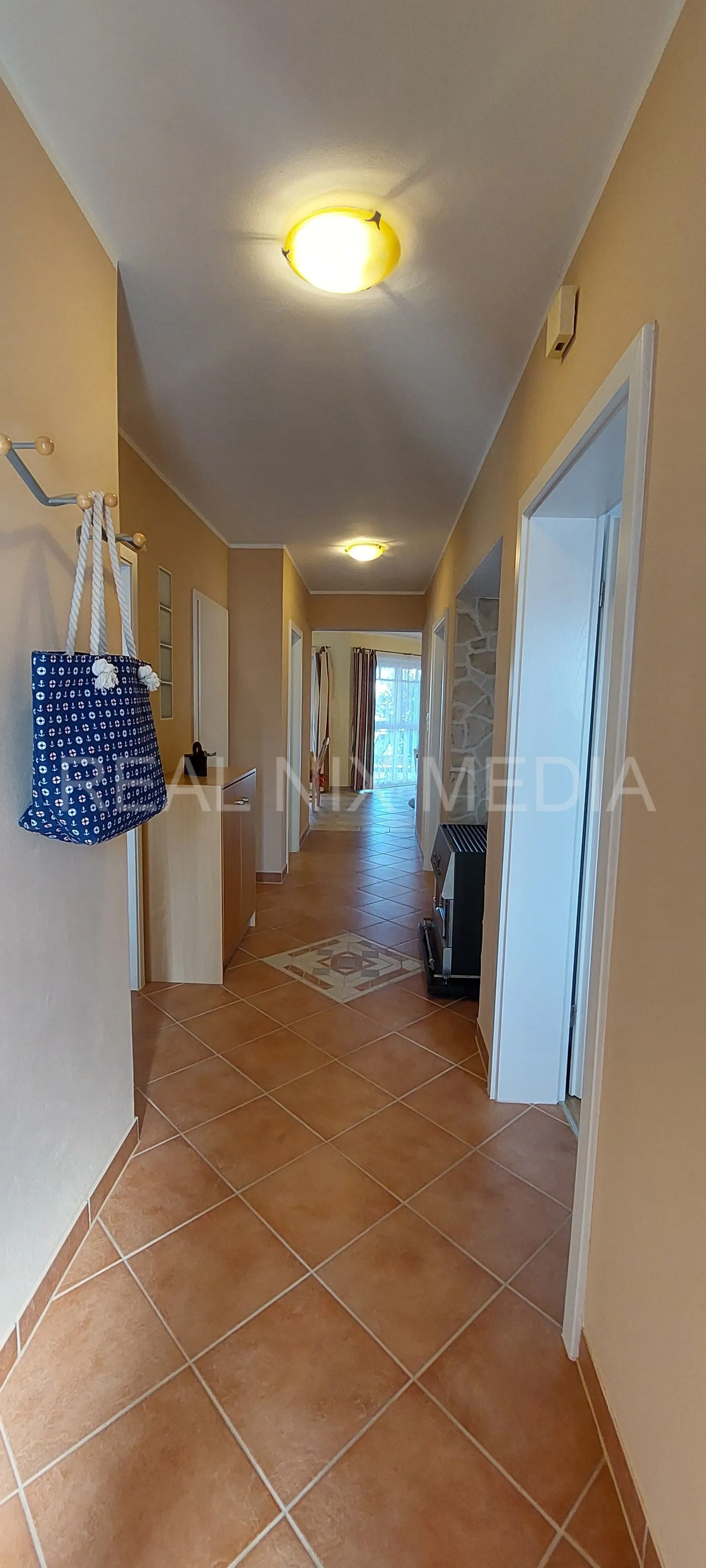 privlaka- 80 m do mora! 4 apartmana! - slika 19