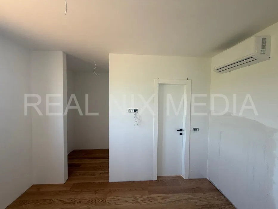vrhunska novogradnja uz more. apartman - 3 sobe. pogled na more. - slika 9