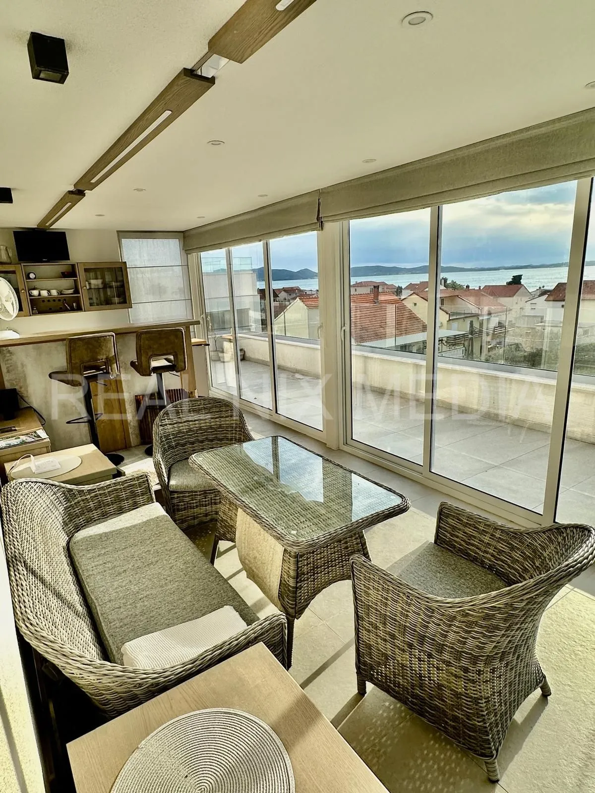 bibinje-namješten penthouse sa krovnom terasom i pogledom na more! - slika 16