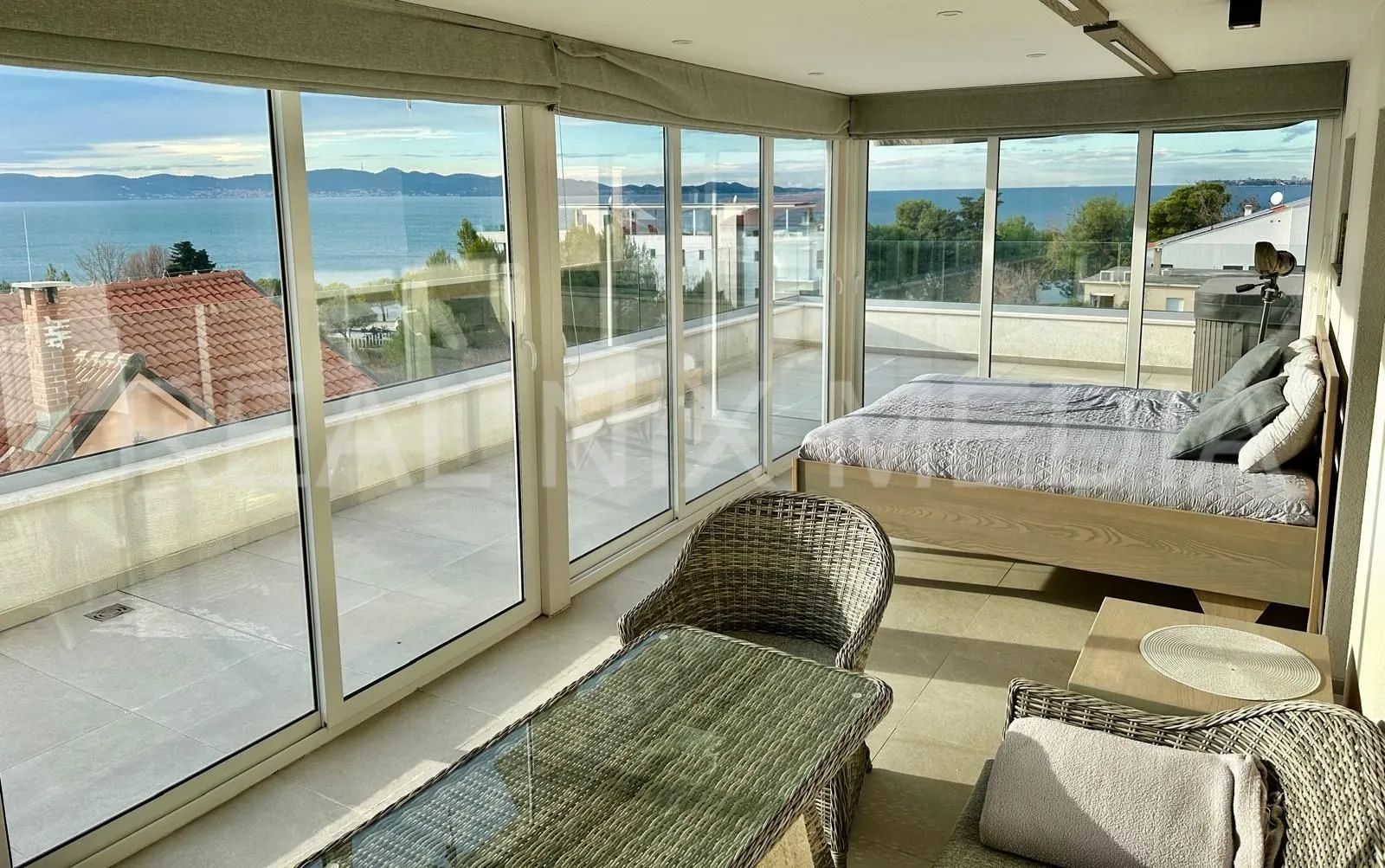 bibinje-namješten penthouse sa krovnom terasom i pogledom na more! - slika 3