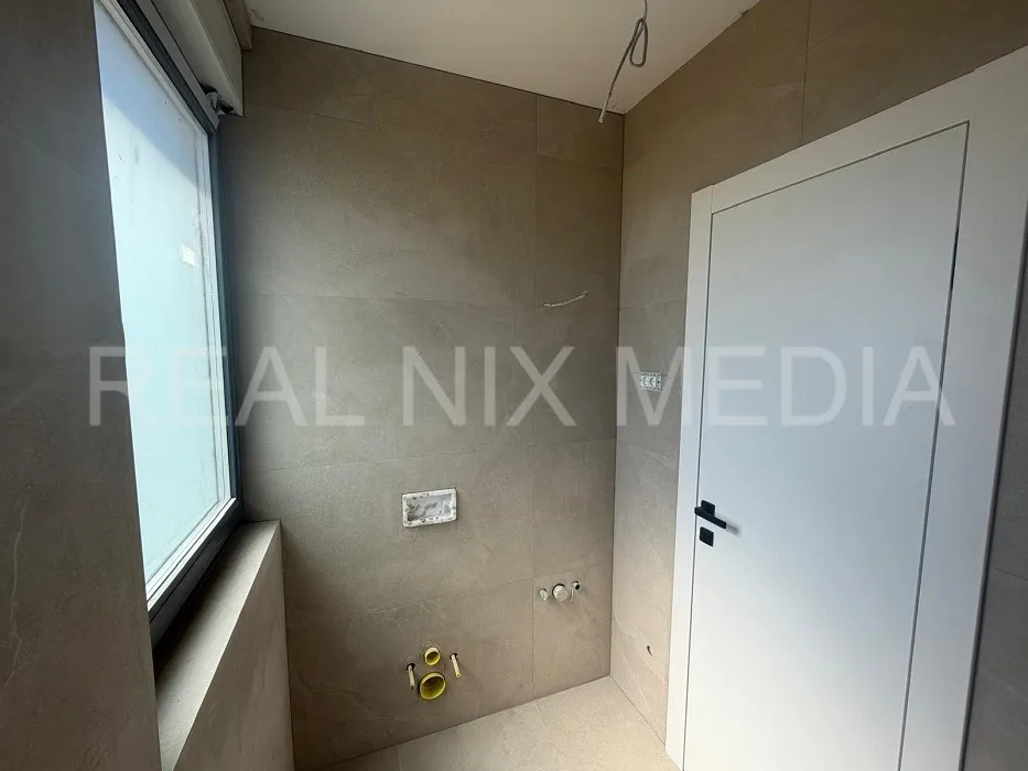 vrhunska novogradnja uz more. apartman - 3 sobe. pogled na more. - slika 12