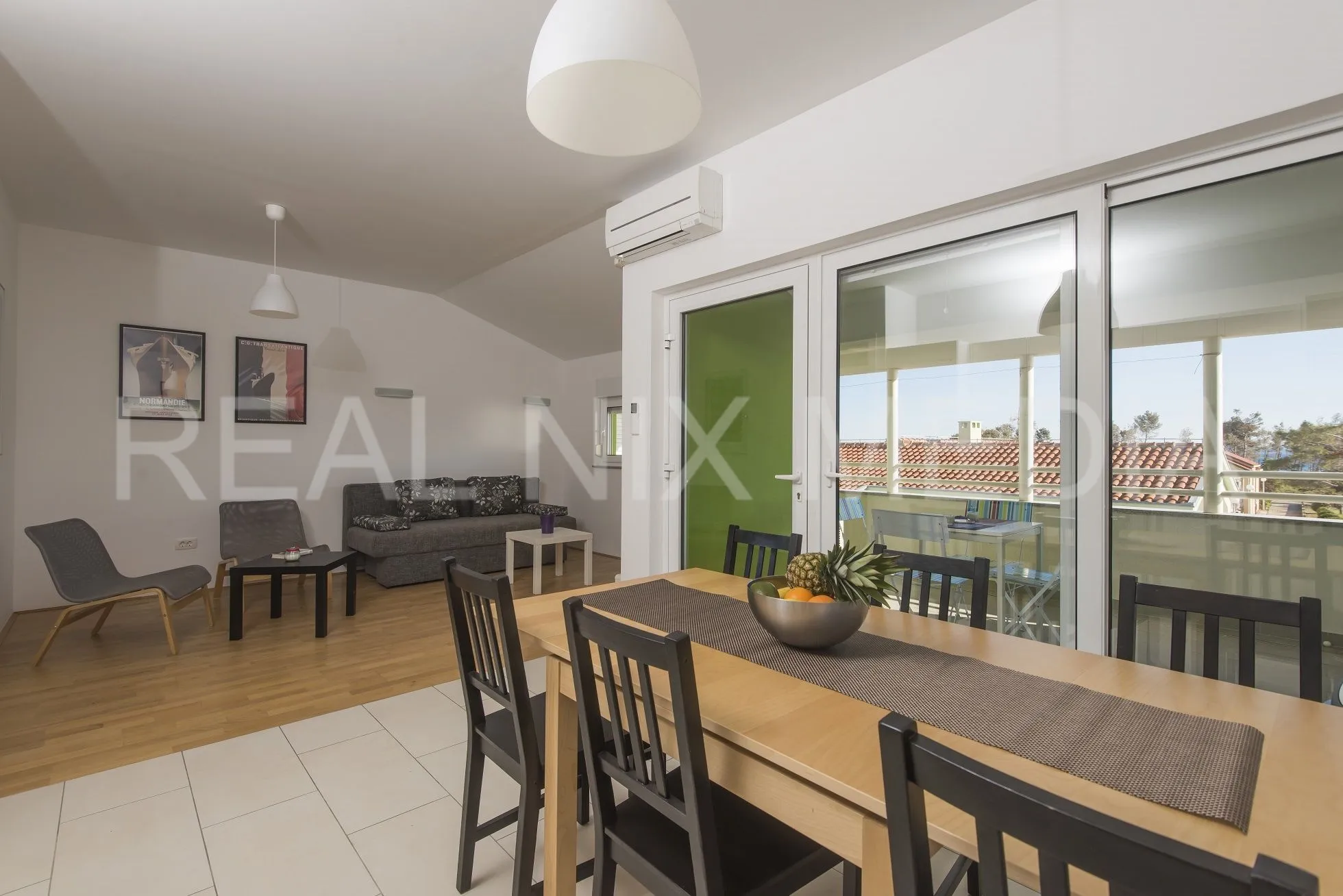 privlaka- apartman 71 m2, 2. kat! 90 m do mora! - slika 2