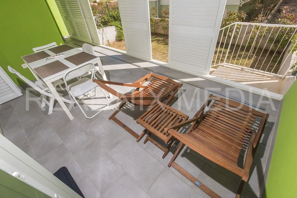 apartman 90 m od mora s vrtom – privlaka, top lokacija! - slika 2